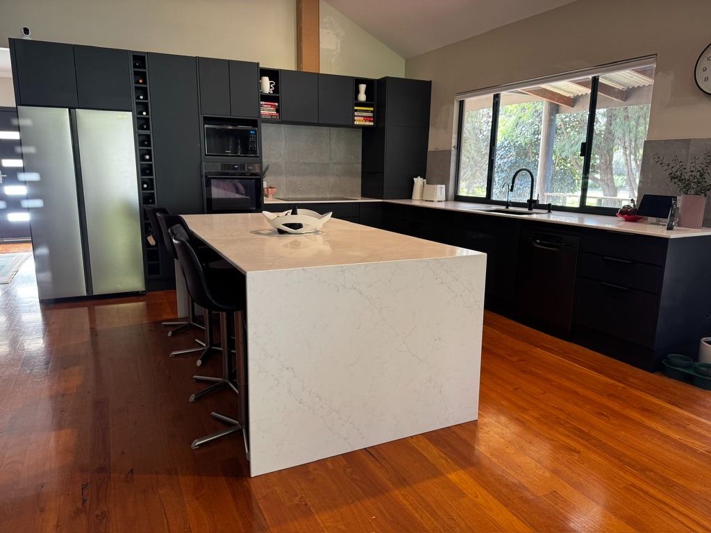 Cowaramup Kitchen Renovation | Modern Black Kitchen With Silkwhisper Benchtops, photo 1